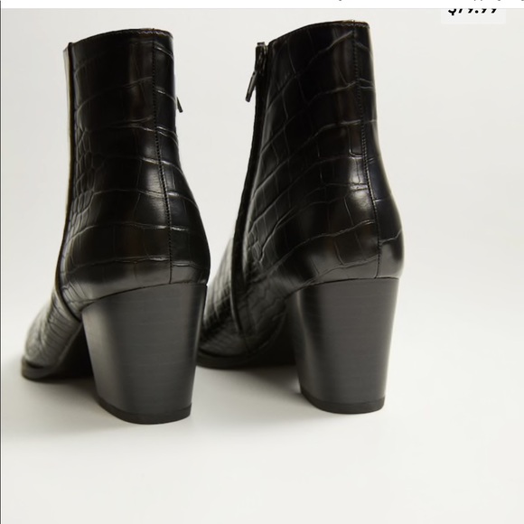 Black pointed toe booties - Picture 4 of 5